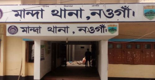 মান্দায় দোকান-ঘর ভাঙচুরের ঘটনায় পুলিশের আটক-নাটকের অভিযোগ 